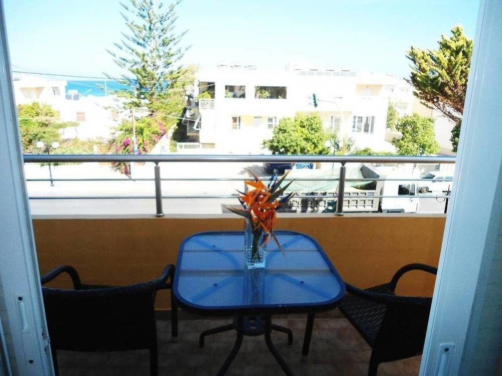 Irini Stalos Apartments Eksteriør bilde